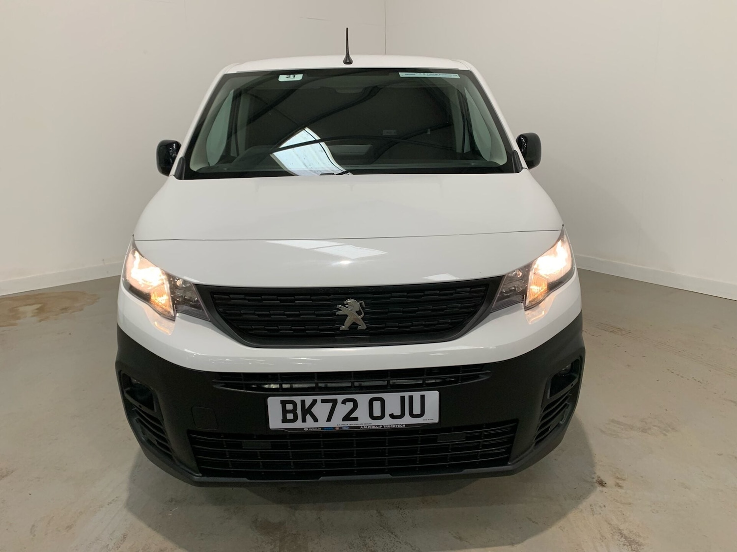 Used Peugeot Partner 2022 for sale - 76220545: Photo 2