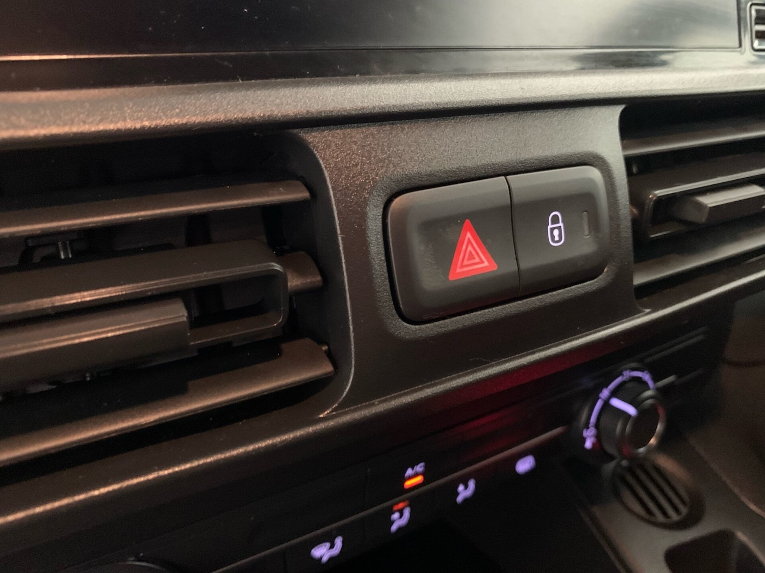 Used Peugeot Partner 2022 for sale - 76220545: Photo 21