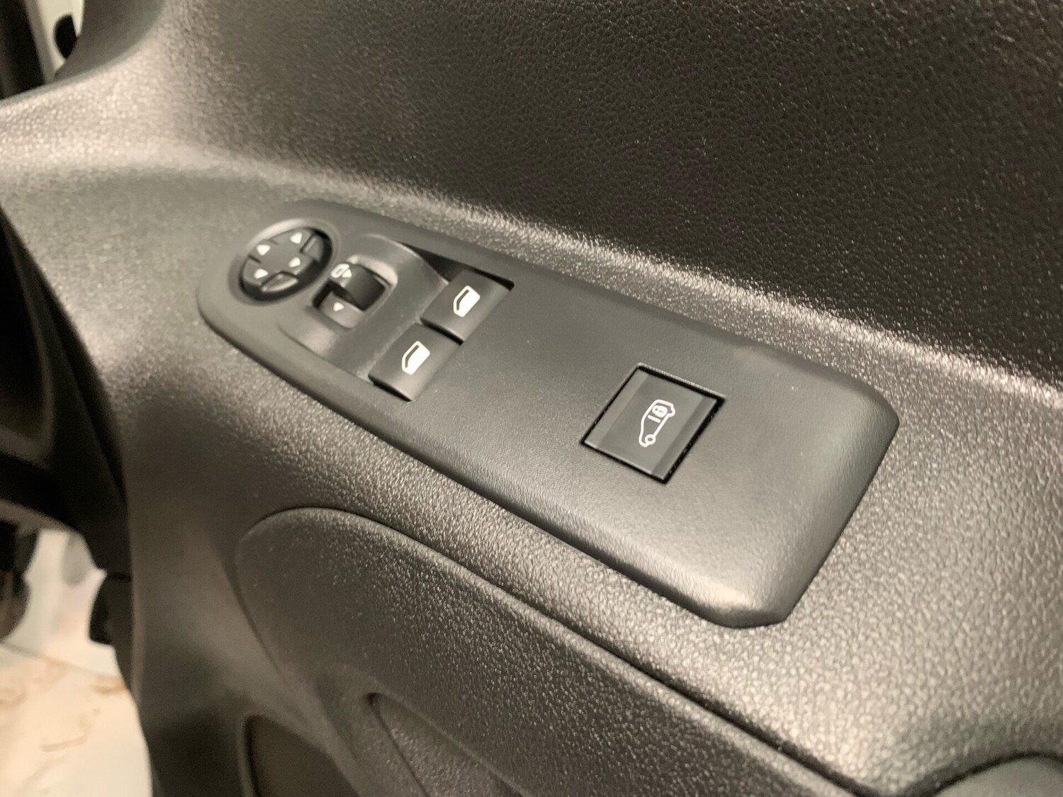 Used Peugeot Partner 2022 for sale - 76220545: Photo 25