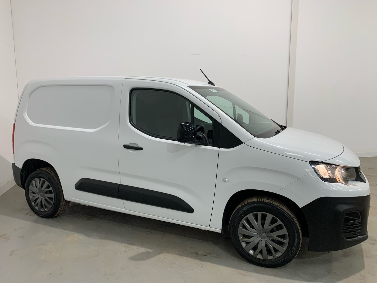 Used Peugeot Partner 2022 for sale - 76220545: Photo 3