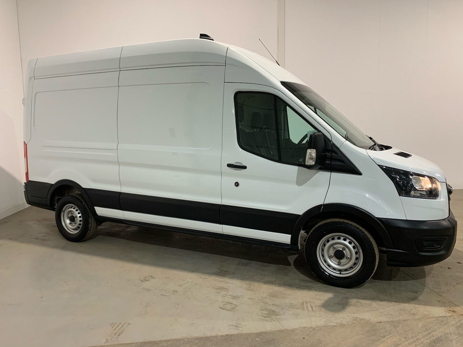 Used Ford Transit 2024 for sale - 77368054: Photo 3