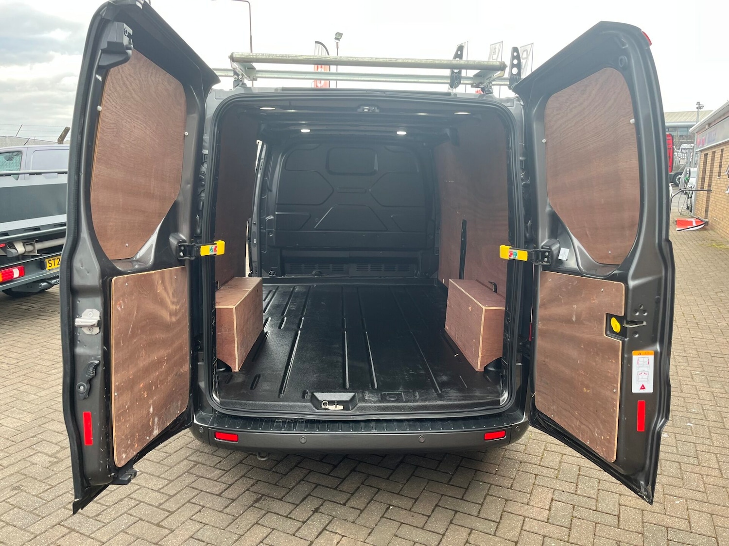 Used Ford Transit Custom 2022 for sale - 77945525: Photo 8