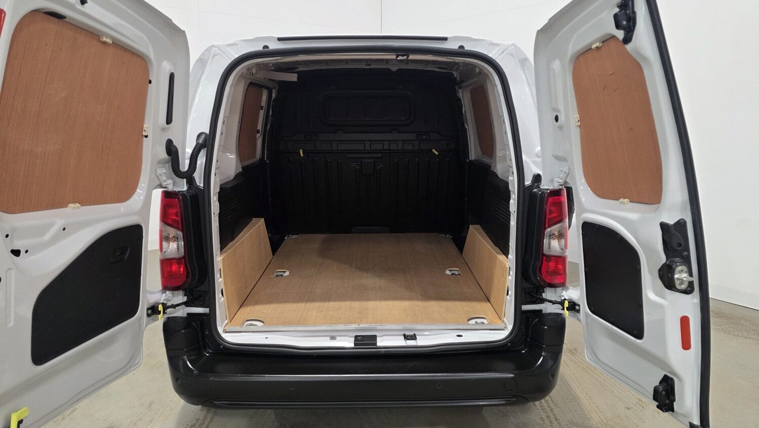 Used Peugeot Partner 2023 for sale - 78125011: Photo 8