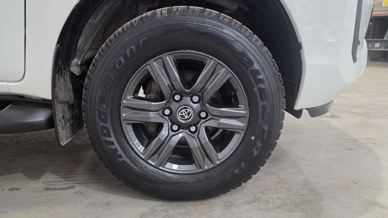 Used Toyota Hilux 2023 for sale - 77945552: Photo 10