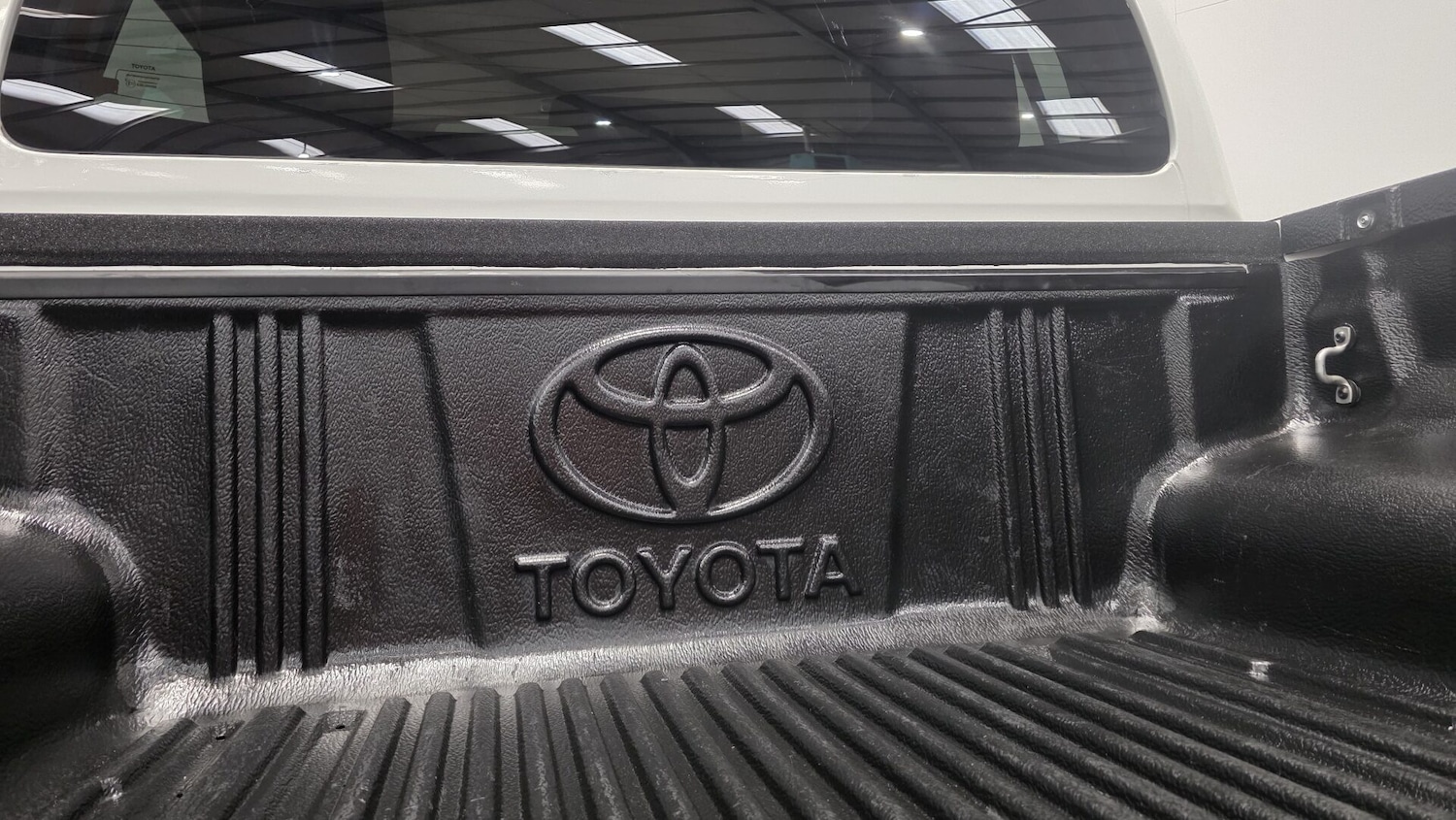 Used Toyota Hilux 2023 for sale - 77945552: Photo 19