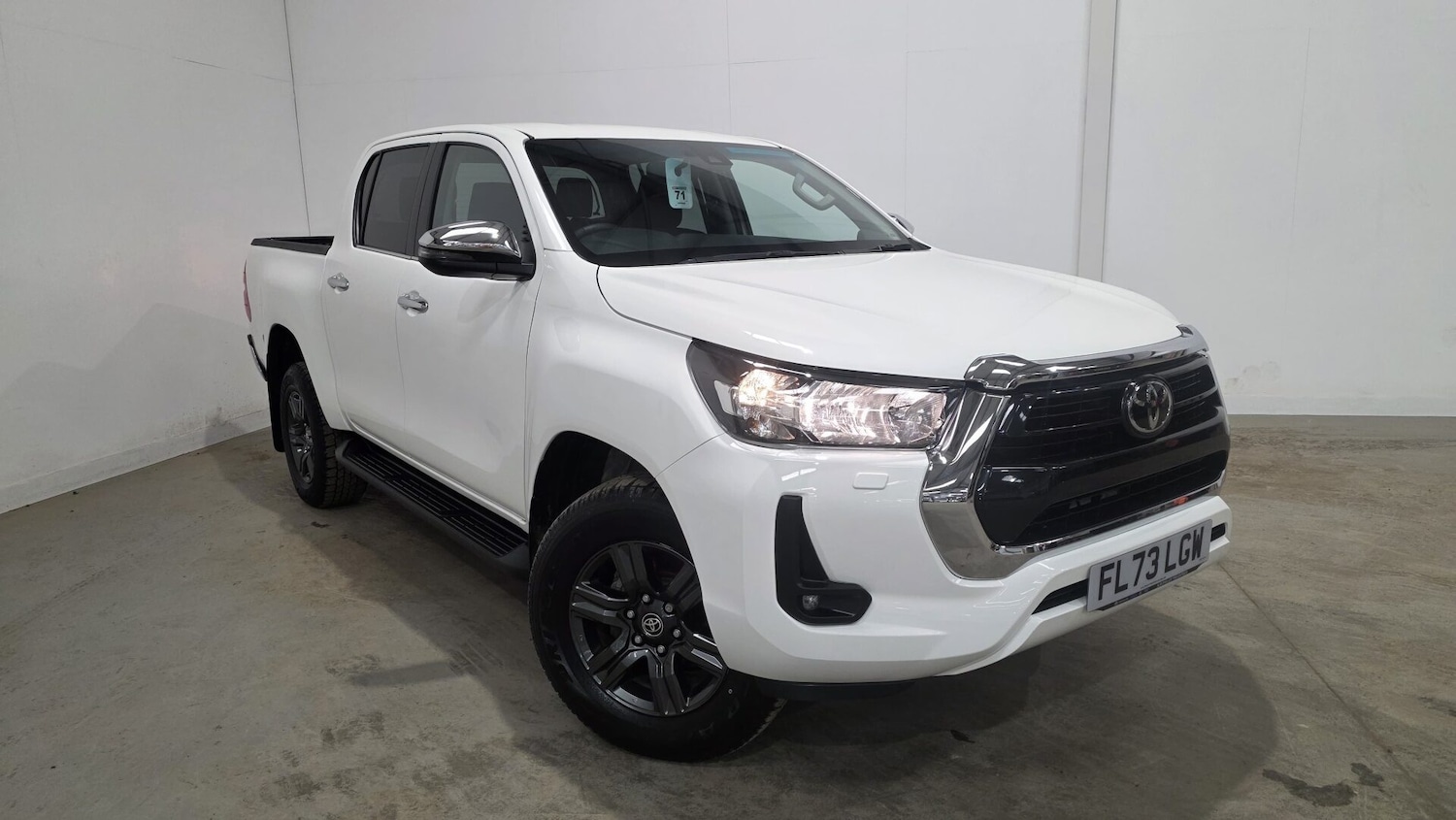 Used Toyota Hilux 2023 for sale - 77945552: Photo 2