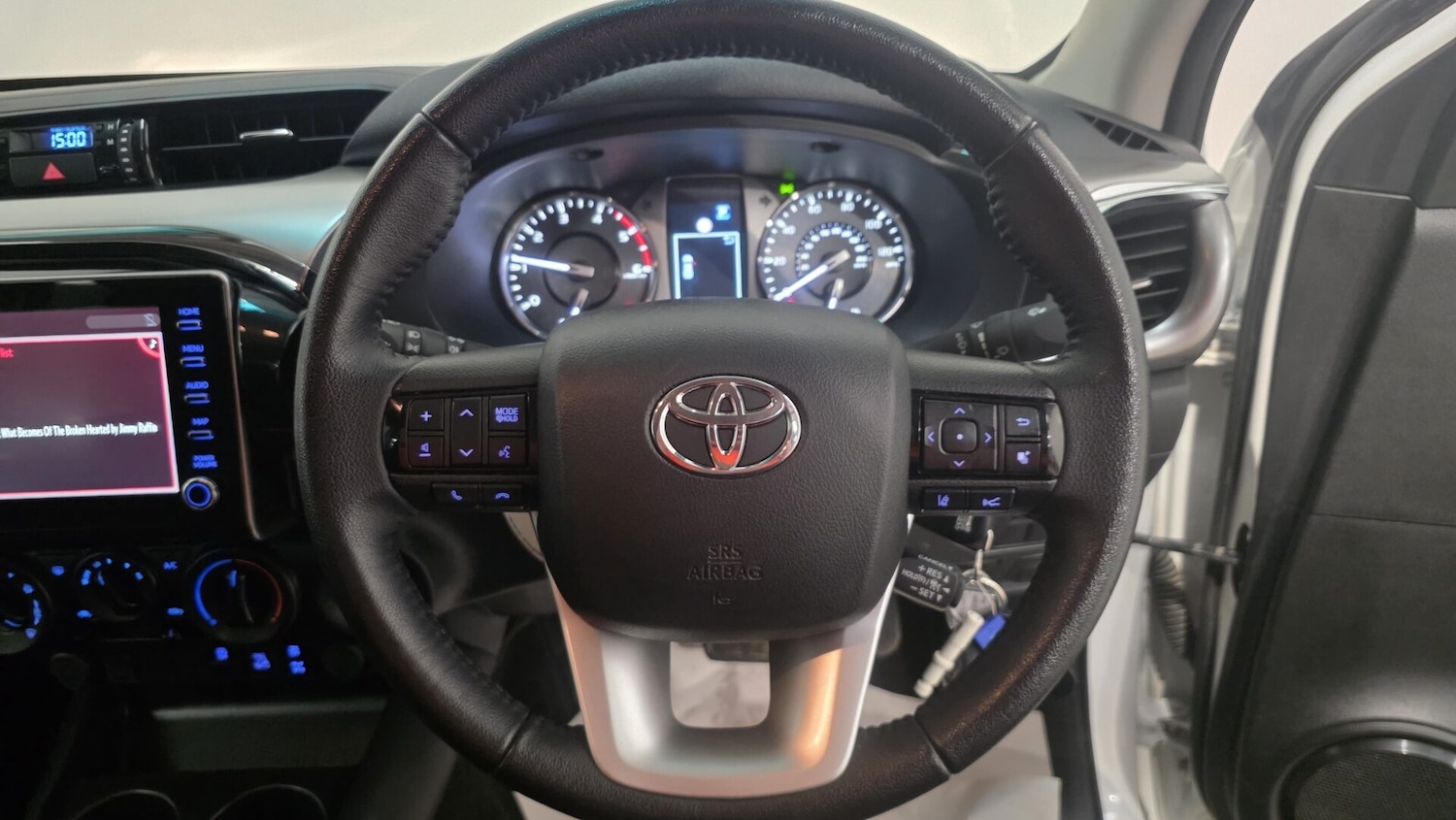 Used Toyota Hilux 2023 for sale - 77945552: Photo 24