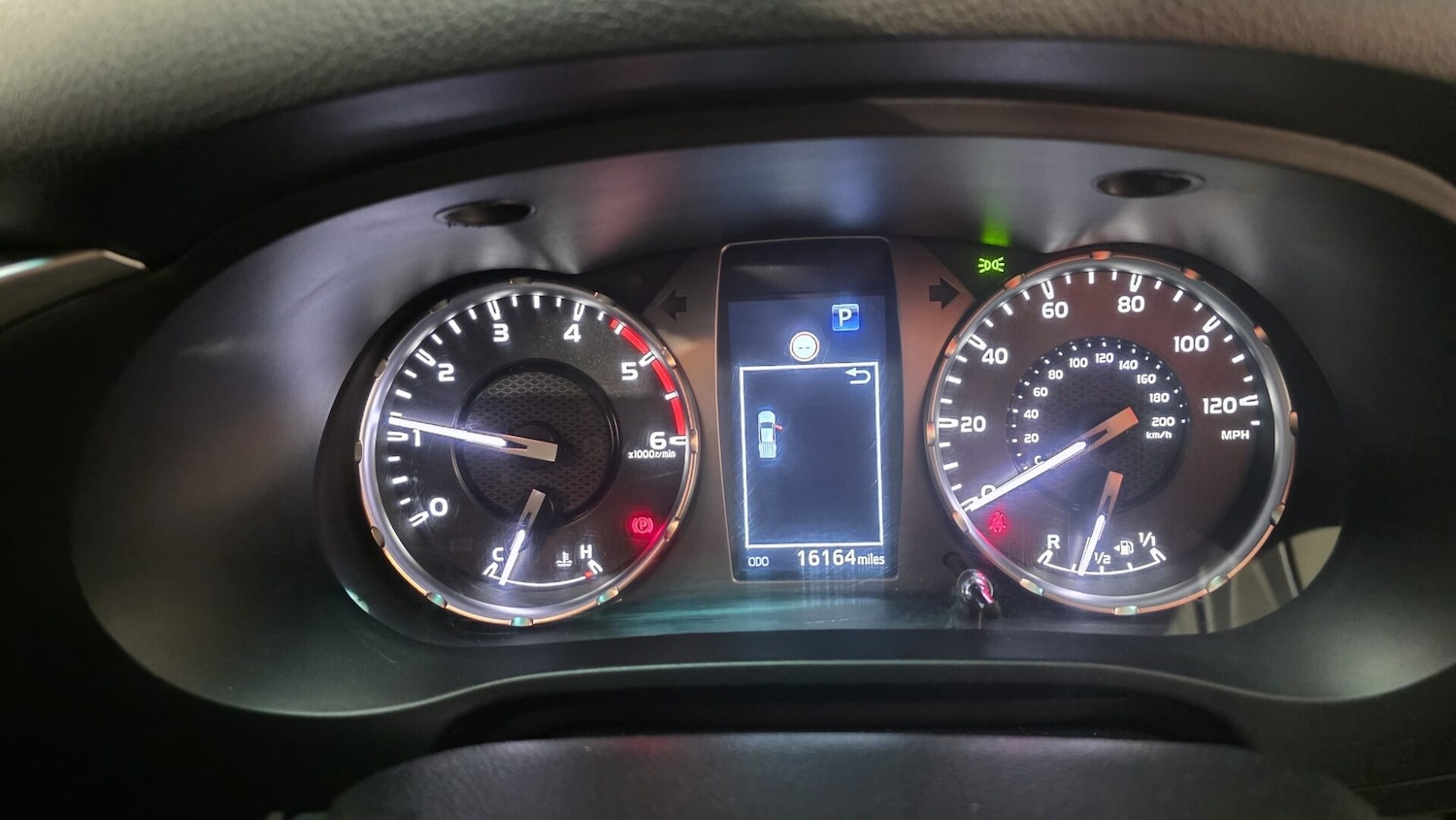 Used Toyota Hilux 2023 for sale - 77945552: Photo 27