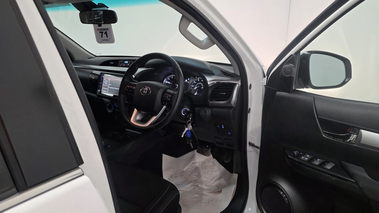 Used Toyota Hilux 2023 for sale - 77945552: Photo 29