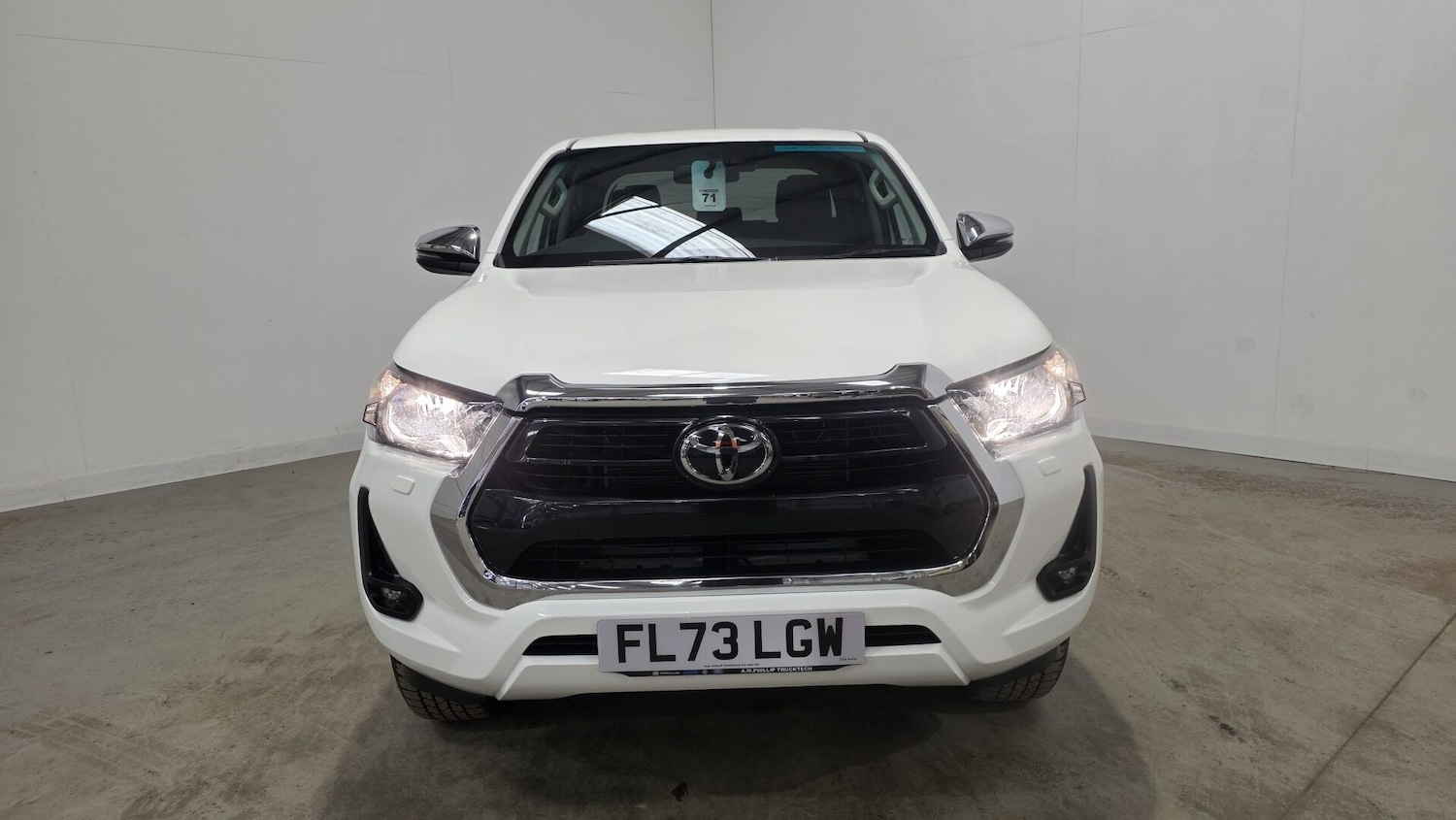 Used Toyota Hilux 2023 for sale - 77945552: Photo 3