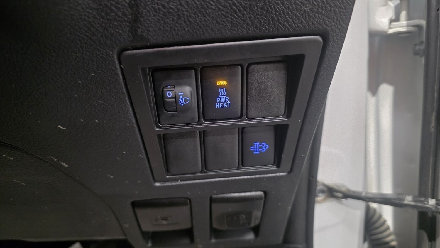 Used Toyota Hilux 2023 for sale - 77945552: Photo 30