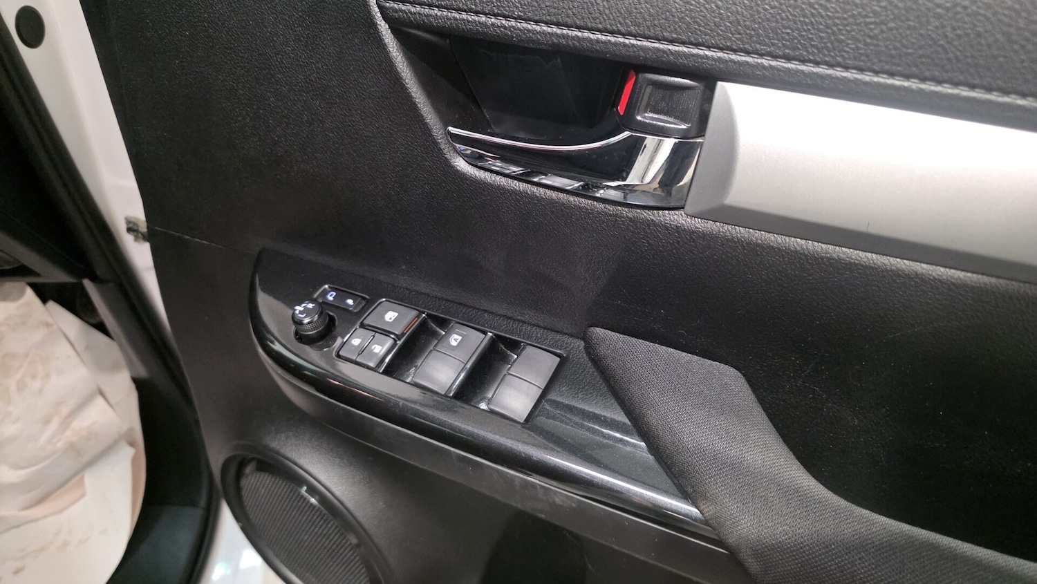 Used Toyota Hilux 2023 for sale - 77945552: Photo 31