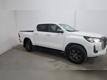 Used Toyota Hilux 2023 for sale - 77945552: Photo