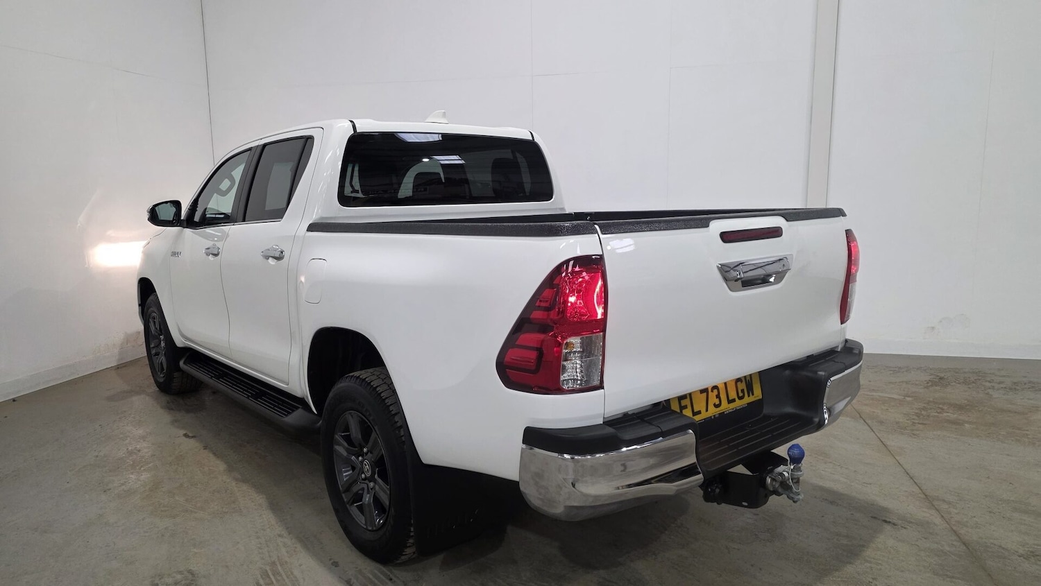 Used Toyota Hilux 2023 for sale - 77945552: Photo 5