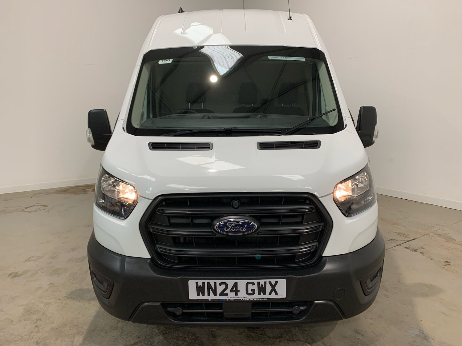 Used Ford Transit 2024 for sale - 76211425: Photo 2