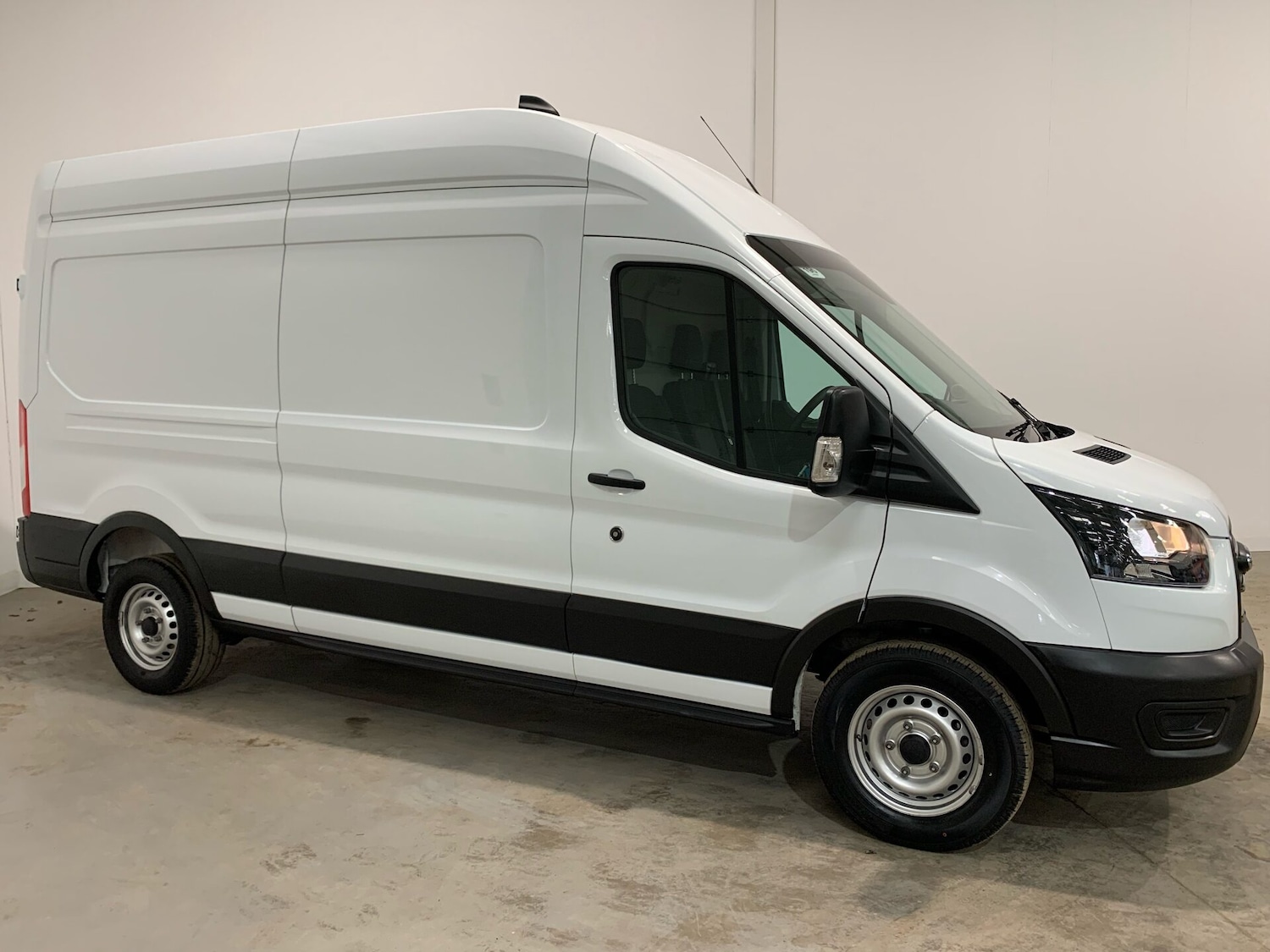Used Ford Transit 2024 for sale - 76211425: Photo 3