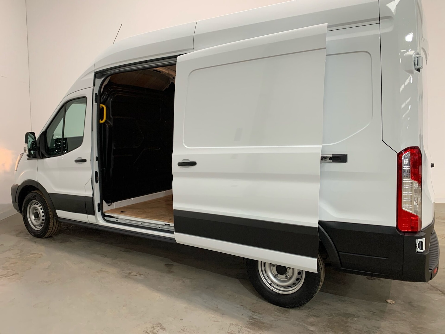 Used Ford Transit 2024 for sale - 76211425: Photo 8
