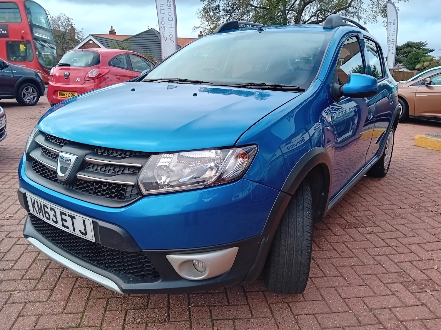 Used Dacia Sandero Stepway 2013 for sale - 76931517: Photo 2
