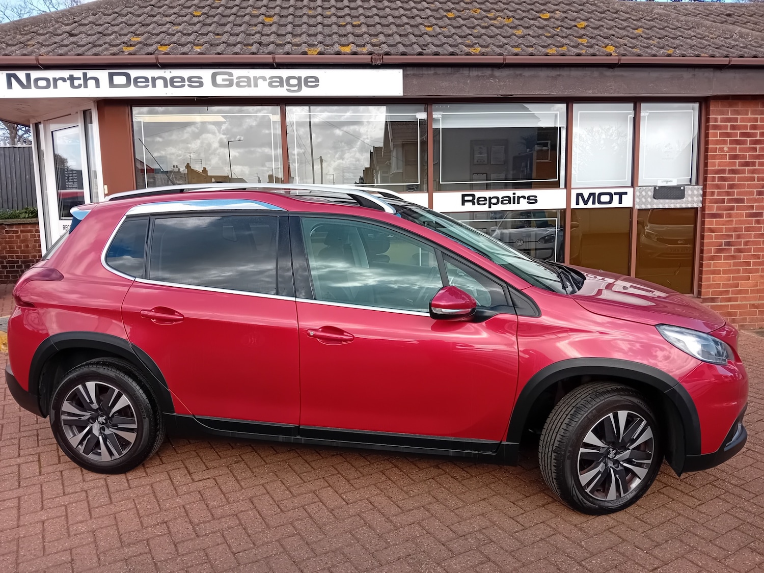 Used Peugeot 2008 2018 for sale - 77974119: Photo 4
