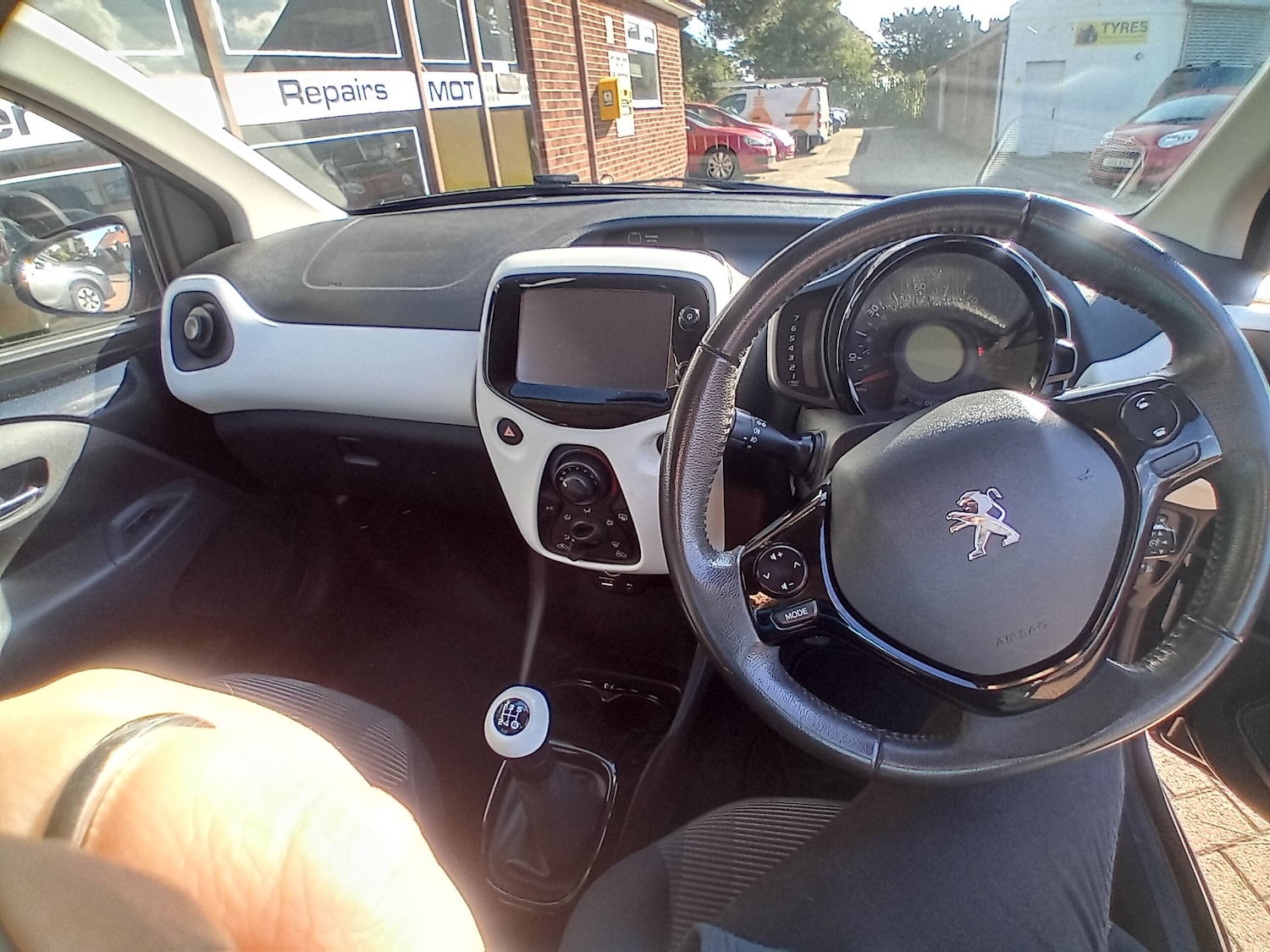 Used Peugeot 108 2014 for sale - 76170494: Photo 11