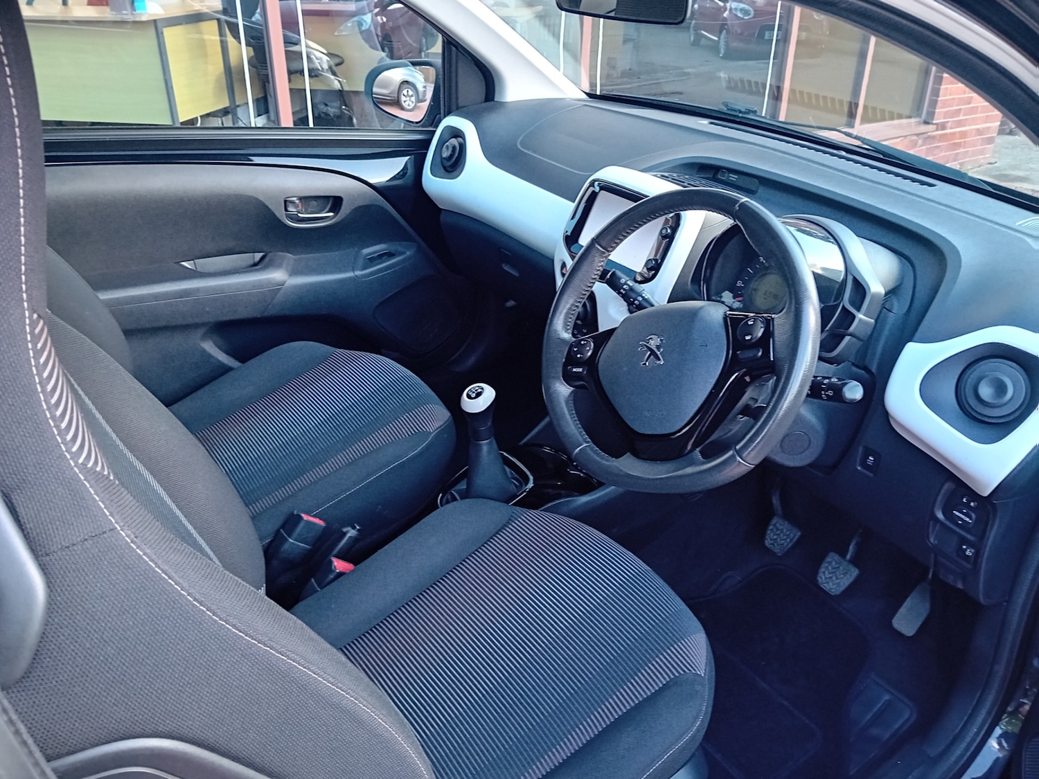 Used Peugeot 108 2014 for sale - 76170494: Photo 4