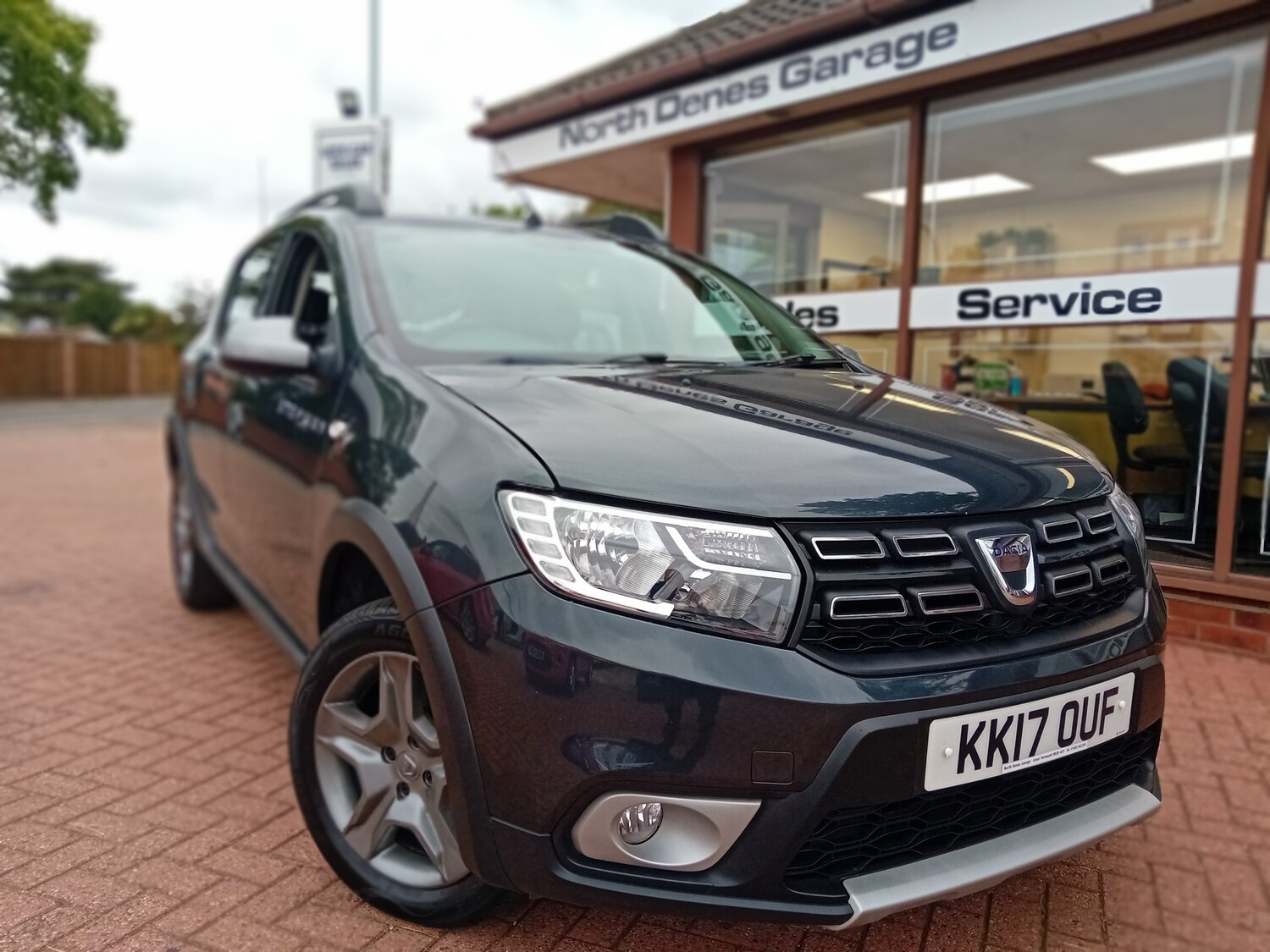 Used Dacia Sandero Stepway 2017 for sale - 76170785: Photo 4