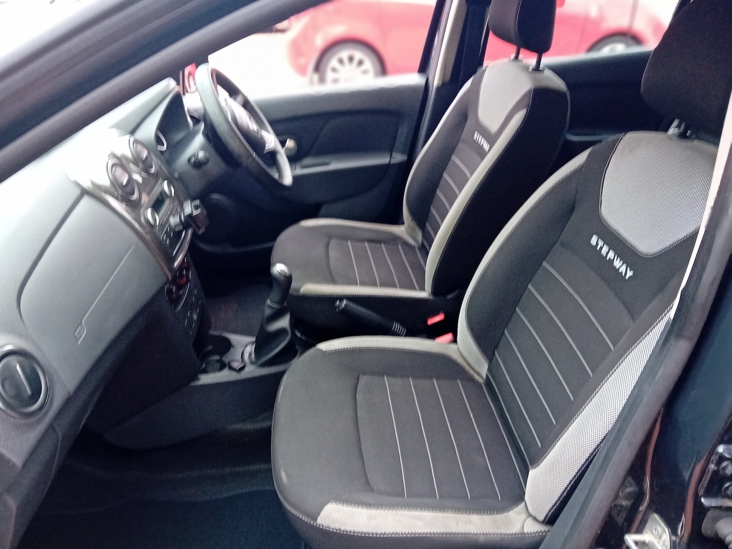 Used Dacia Sandero Stepway 2017 for sale - 76170785: Photo 9