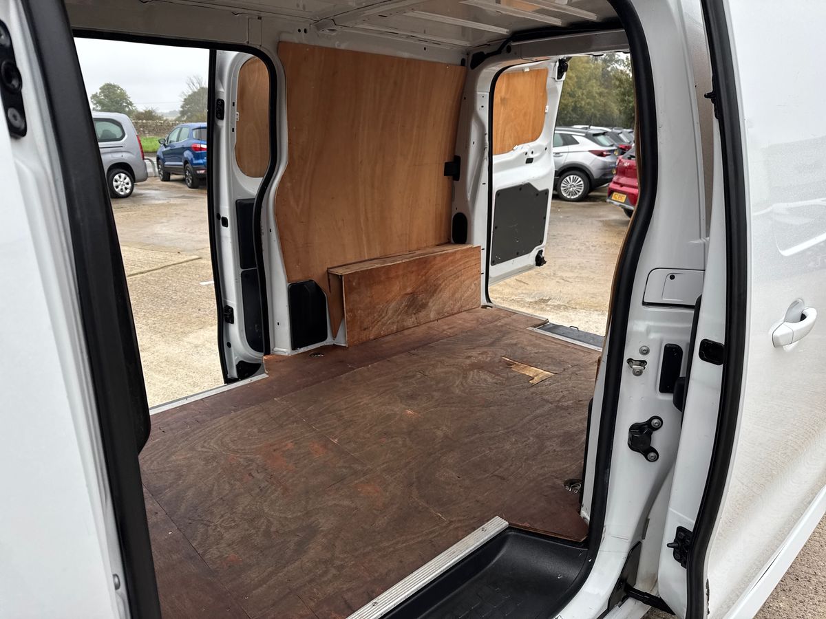 Used Vauxhall Vivaro 2023 for sale - 76208951: Photo 30