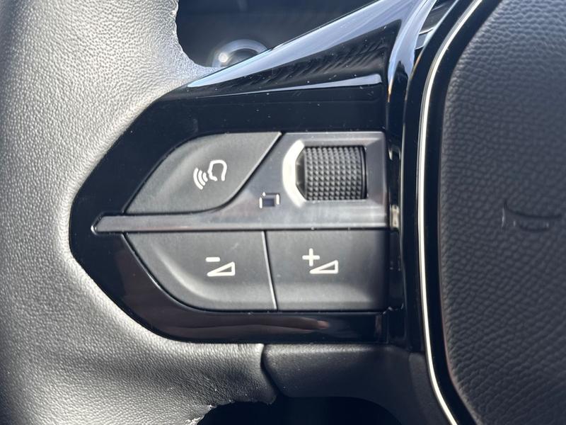 Used Peugeot 208 2023 for sale - 77910523: Photo 22