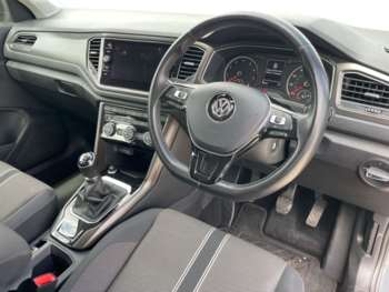 Used Volkswagen T-Roc 2019 for sale - 74782880: Photo