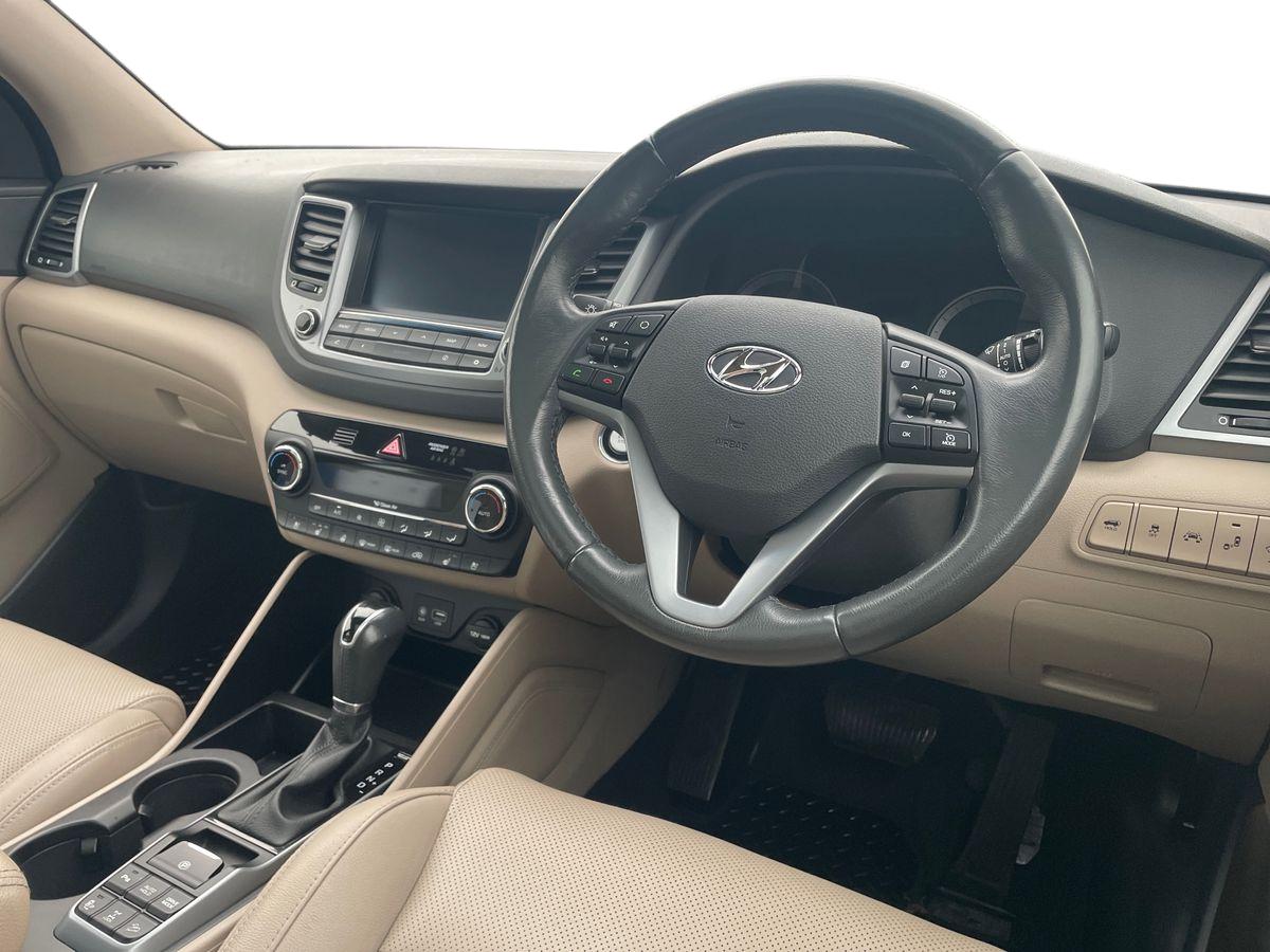 Used Hyundai TUCSON 2017 for sale - 76960122: Photo 3