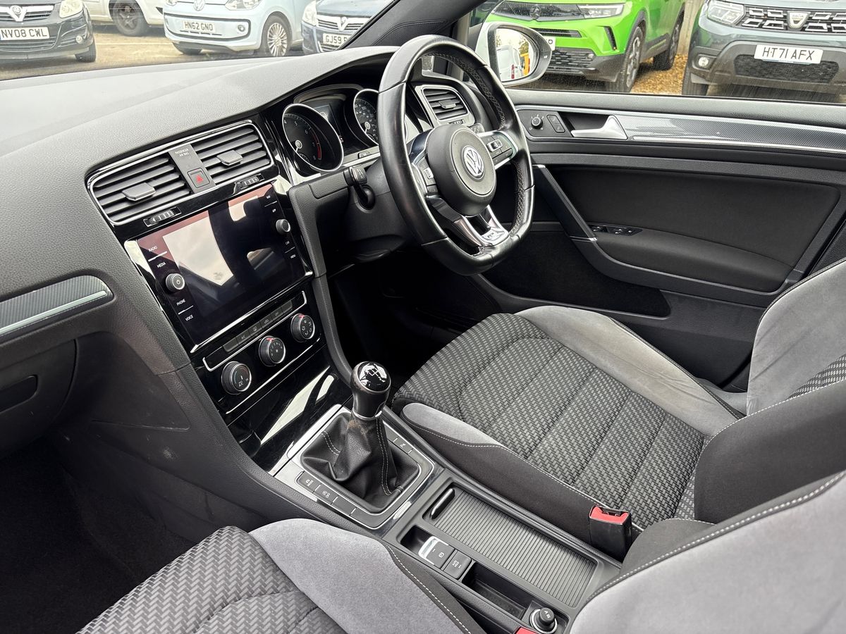 Used Volkswagen Golf 2018 for sale - 76602841: Photo 28