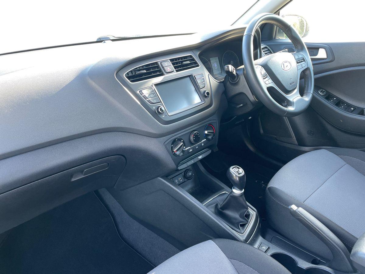 Used Hyundai i20 2020 for sale - 76580142: Photo 14