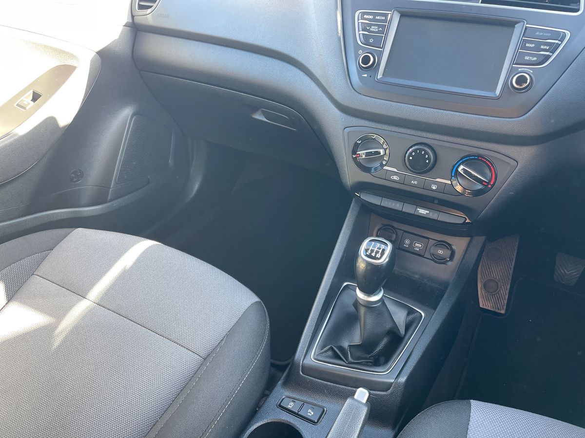 Used Hyundai i20 2020 for sale - 76580142: Photo 15