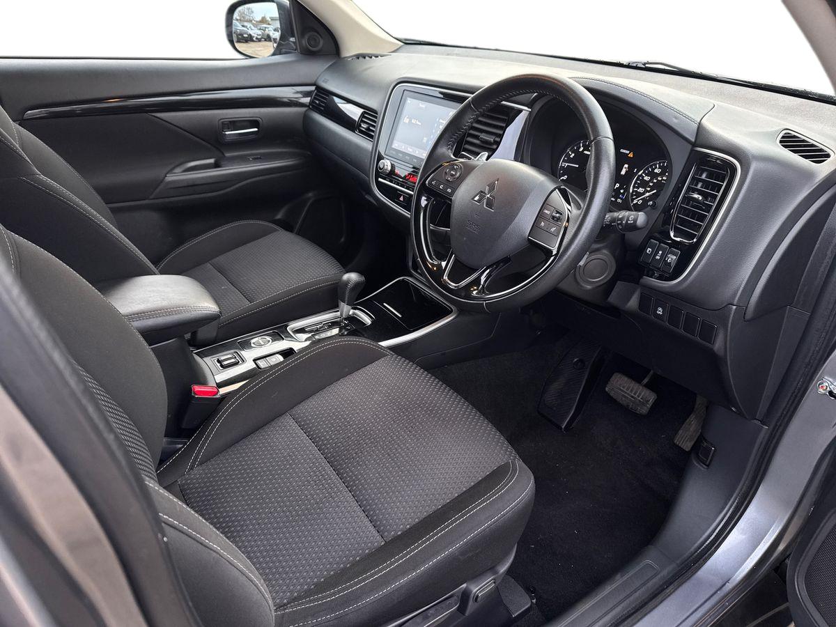 Used Mitsubishi Outlander 2021 for sale - 76474870: Photo 3