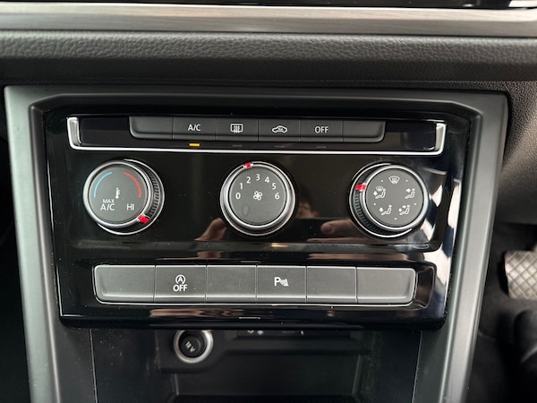Used Volkswagen Touran 2017 for sale - 76190934: Photo 16