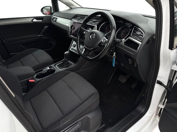 Used Volkswagen Touran 2017 for sale - 76190934: Photo 3