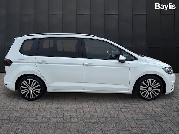 Used Volkswagen Touran 2017 for sale - 76190934: Photo 5
