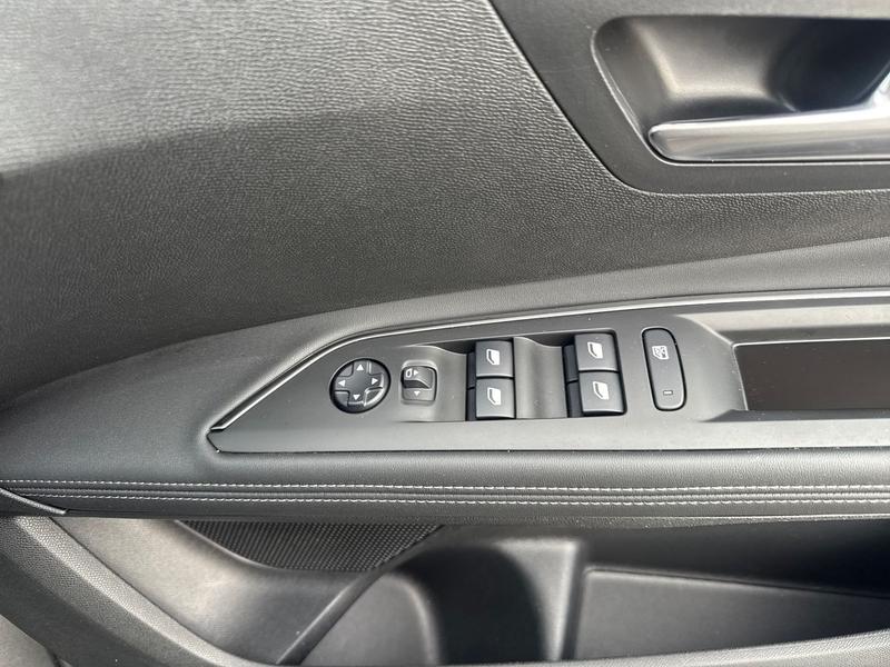 Used Peugeot 5008 2018 for sale - 77910614: Photo 17