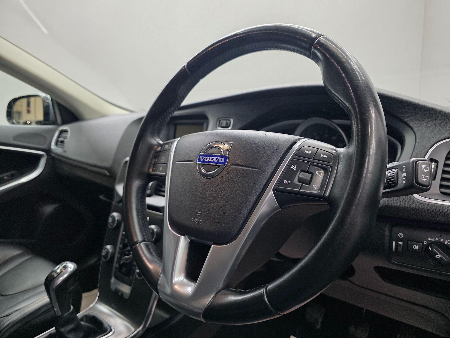 Used Volvo V40 2014 for sale - 76121620: Photo 12