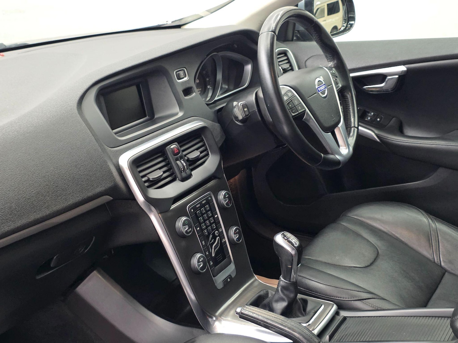 Used Volvo V40 2014 for sale - 76121620: Photo 15