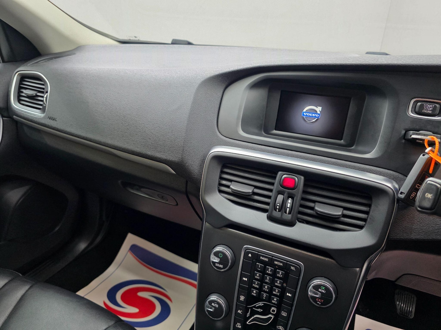 Used Volvo V40 2014 for sale - 76121620: Photo 16