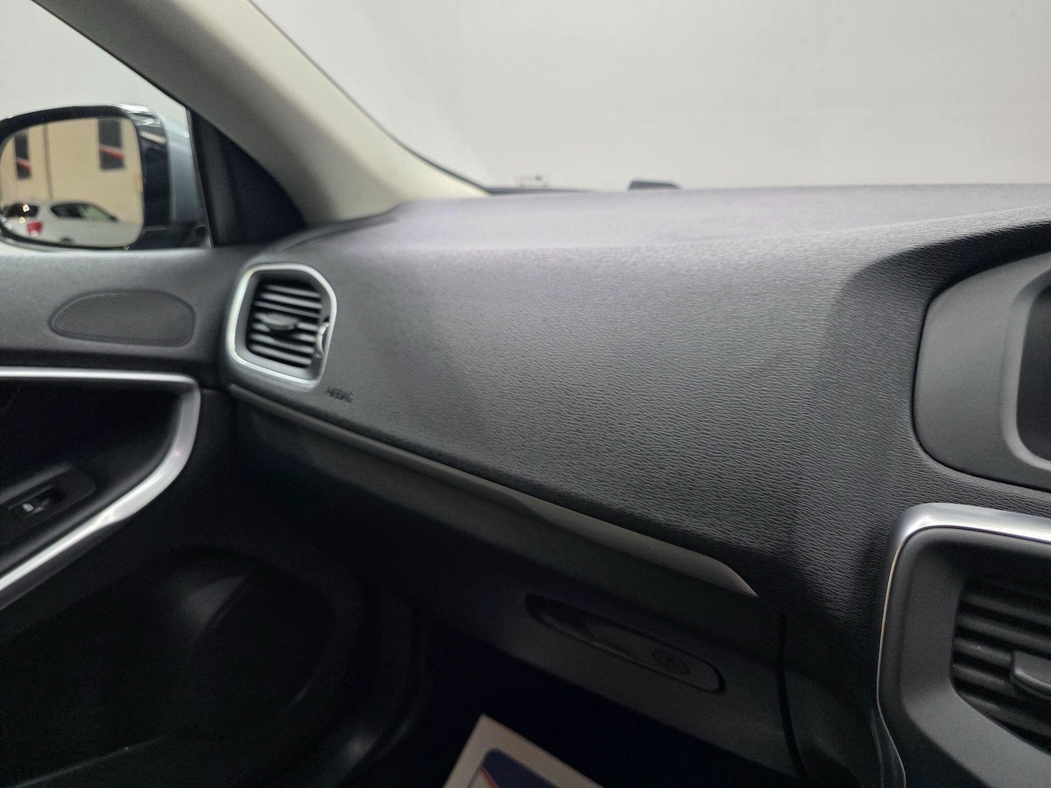 Used Volvo V40 2014 for sale - 76121620: Photo 18