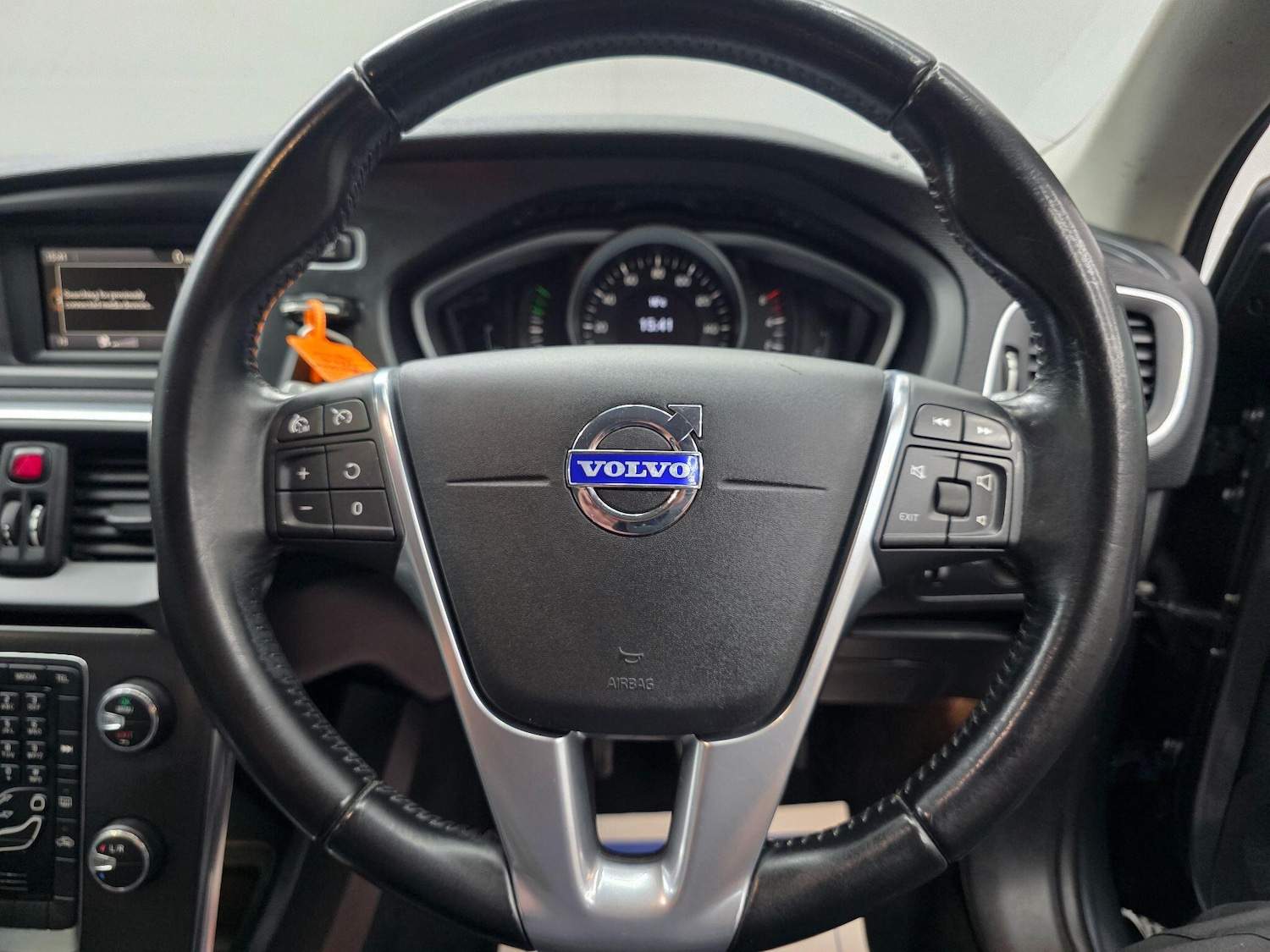 Used Volvo V40 2014 for sale - 76121620: Photo 23
