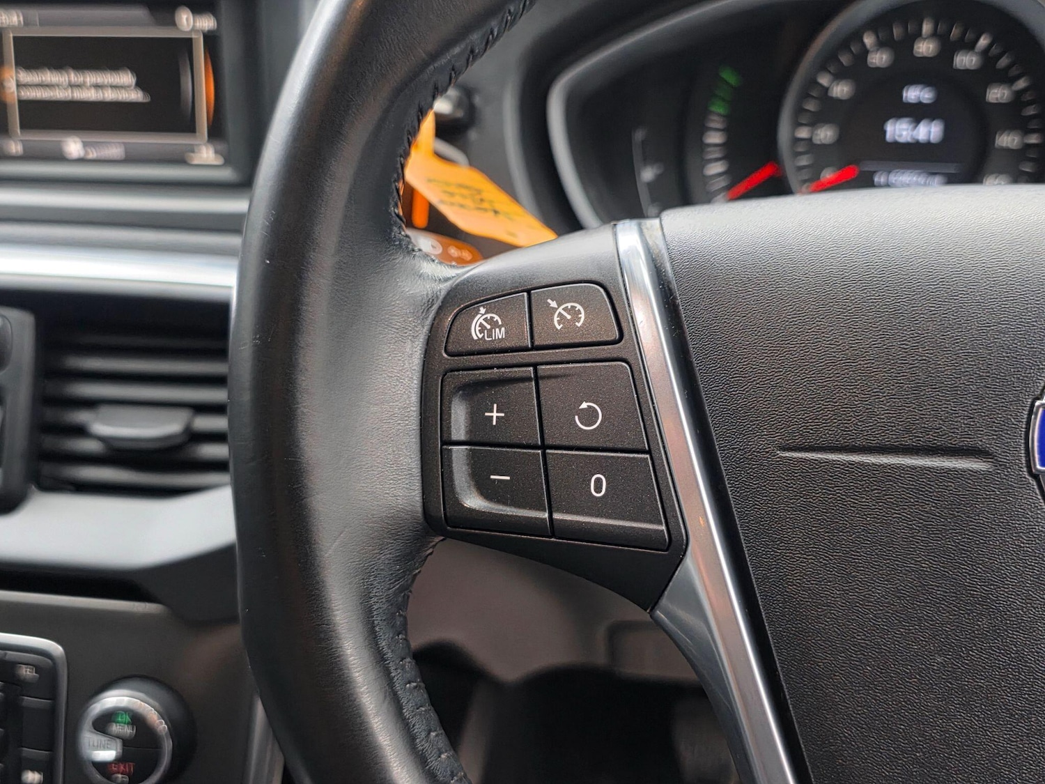 Used Volvo V40 2014 for sale - 76121620: Photo 24