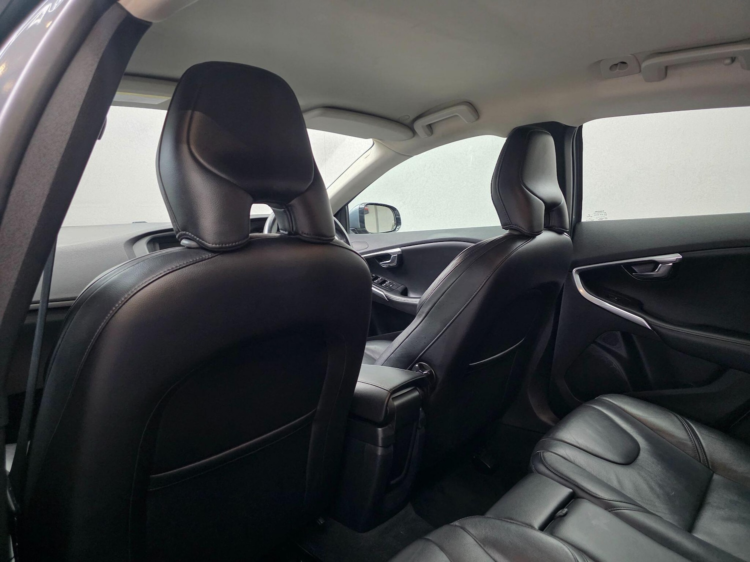 Used Volvo V40 2014 for sale - 76121620: Photo 31