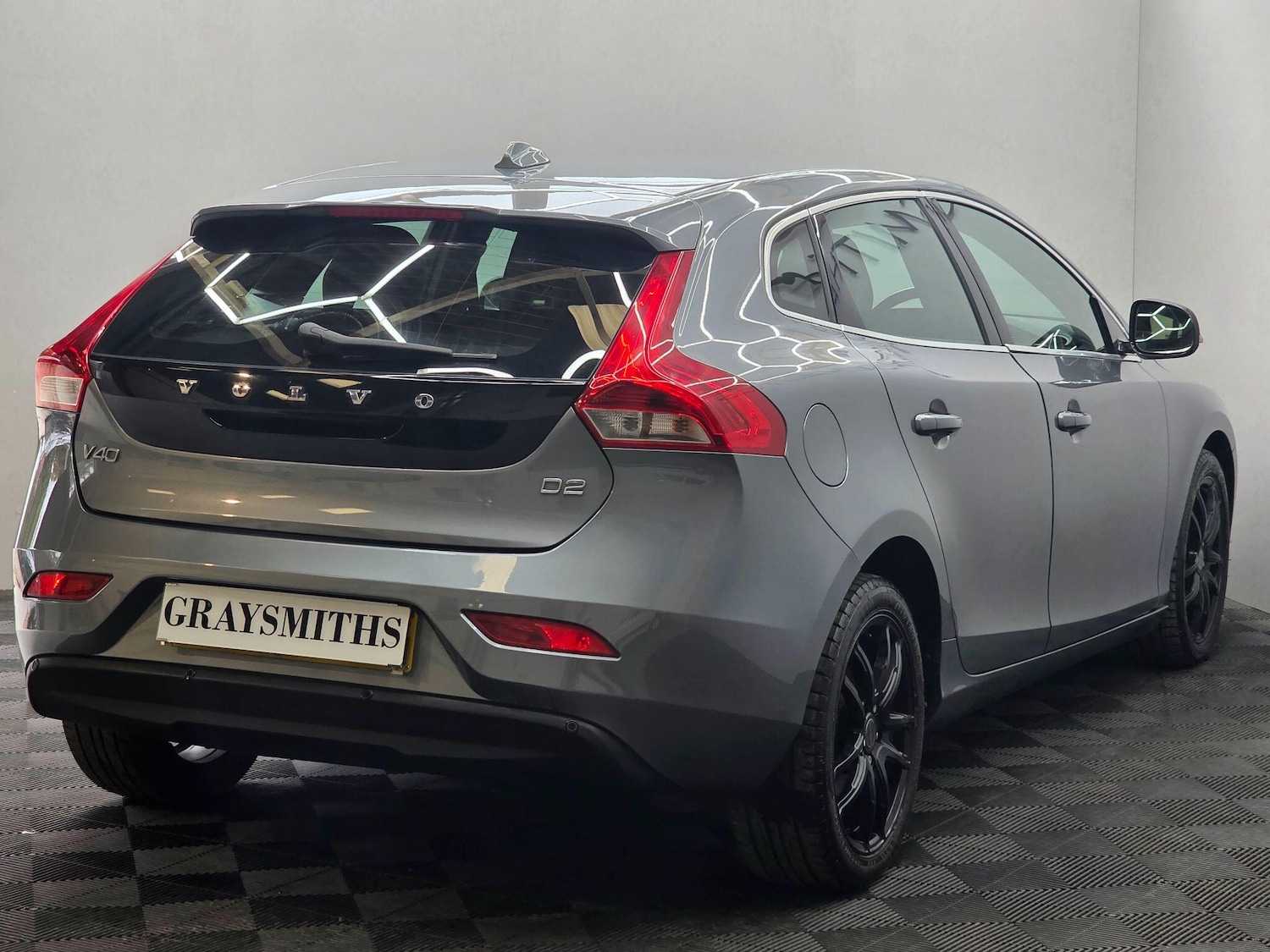 Used Volvo V40 2014 for sale - 76121620: Photo 8