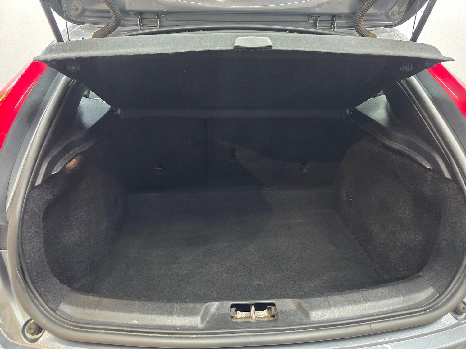 Used Volvo V40 2014 for sale - 76121620: Photo 9