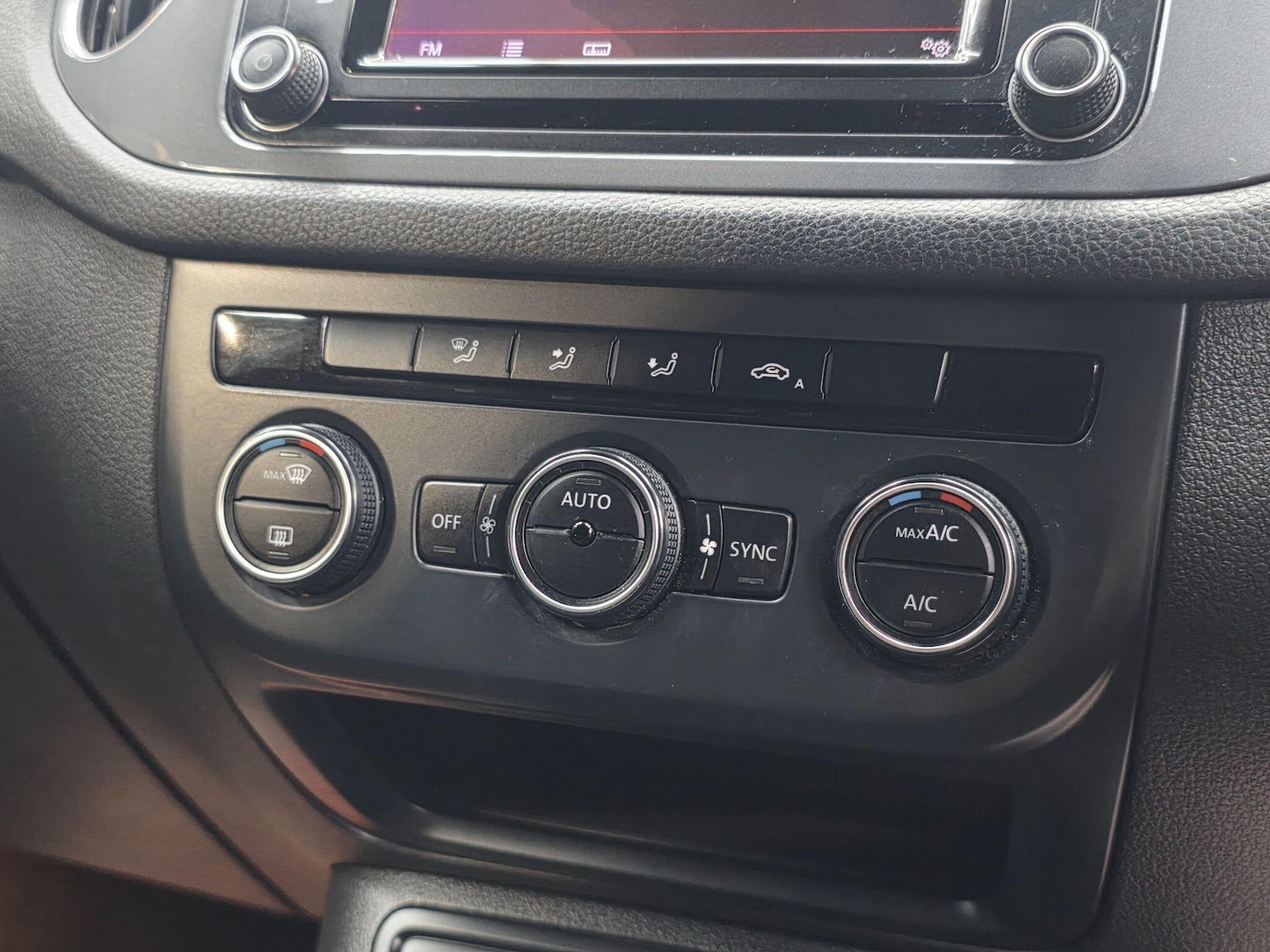 Used Volkswagen Tiguan 2015 for sale - 76550139: Photo 32