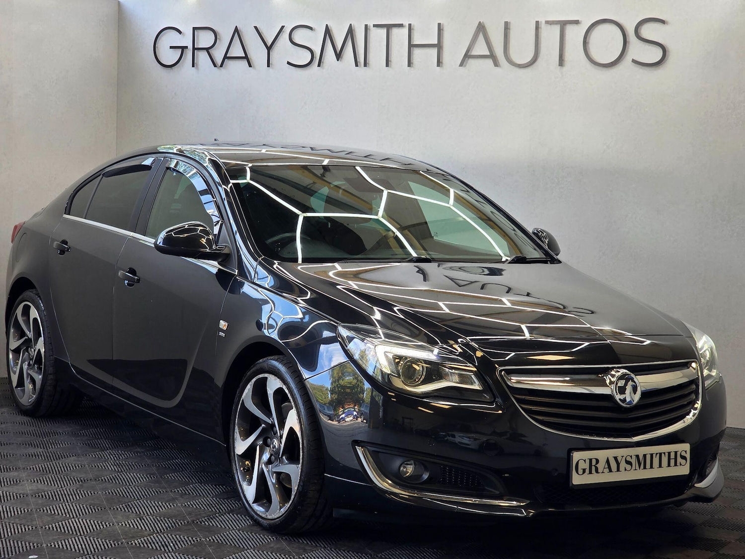 Used Vauxhall Insignia 2015 for sale - 76456994: Photo 1